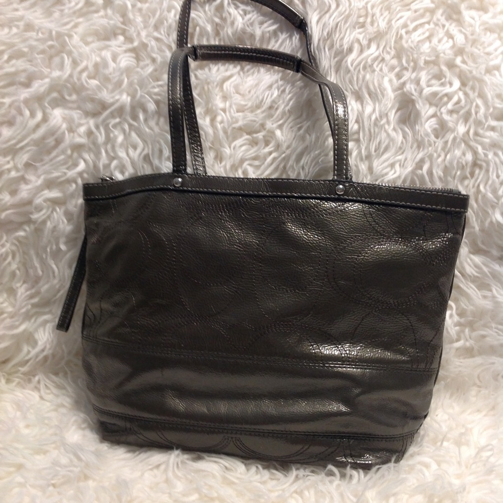 Gorgeous Stitched C Signature Stiped Tote Coach, metallilic gray-green, leather - Picture 2 of 6